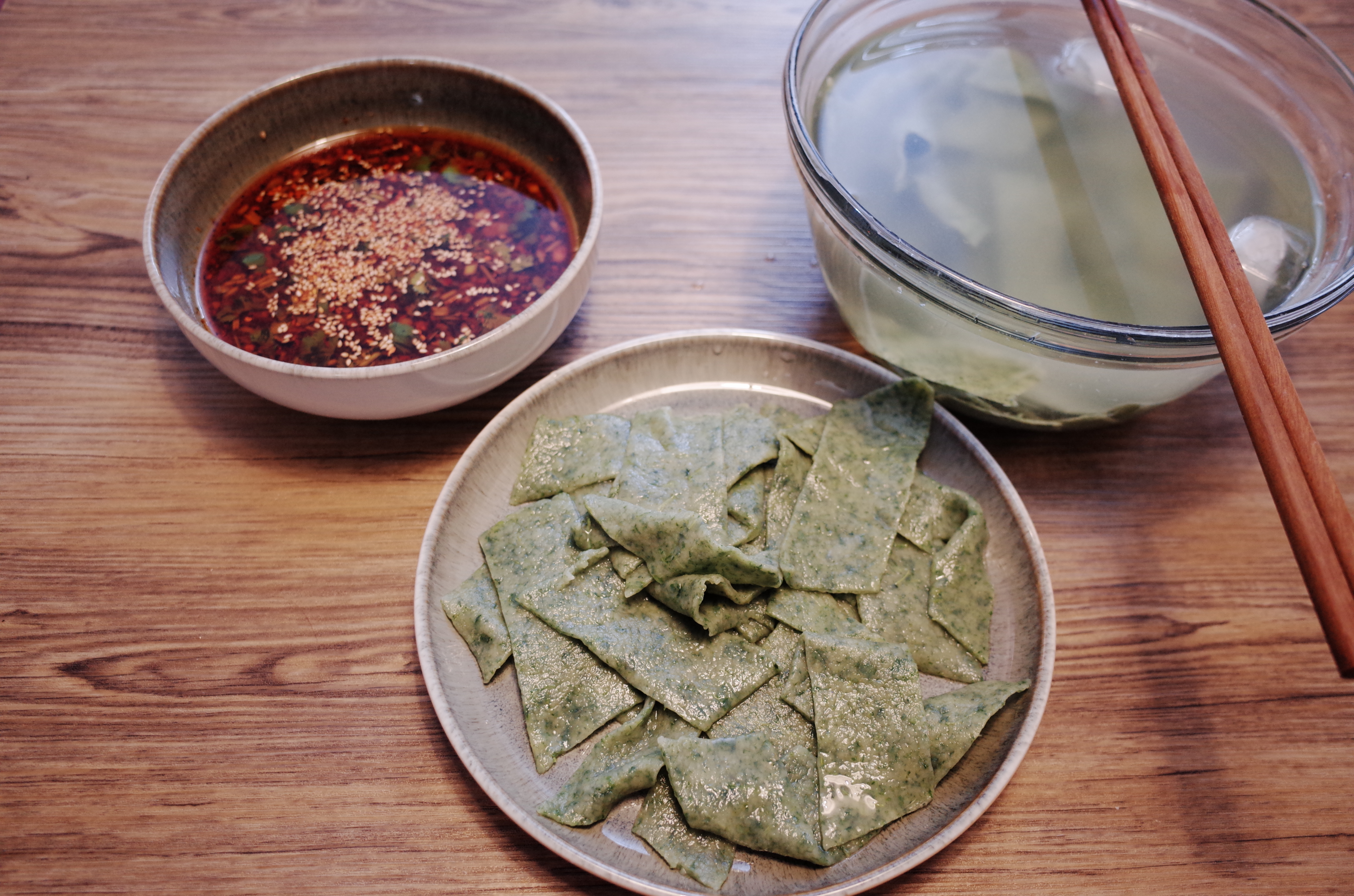 Noodles with Garlic Dipping